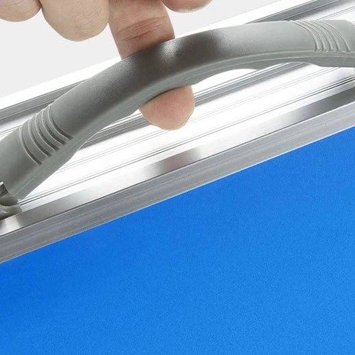 Sto za Rasklapanje sa 4 Stolice – Praktičan, Kompaktan i Podesiv